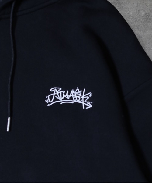 ATMARK(アットマーク)の「《2サイズ展開 / UNISEX 》ATMARKグラフィティロゴ リベット フルジップパーカー(パーカー・メンズ・ホワイト/ブラック・MEDIUM/LARGE)」の12枚目の写真