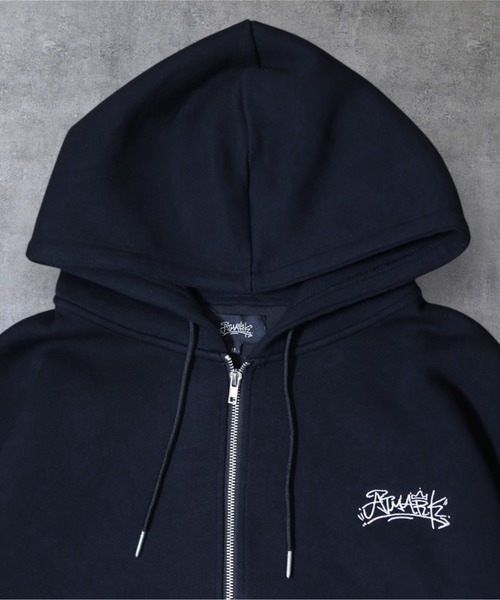 ATMARK(アットマーク)の「《2サイズ展開 / UNISEX 》ATMARKグラフィティロゴ リベット フルジップパーカー(パーカー・メンズ・ホワイト/ブラック・MEDIUM/LARGE)」の15枚目の写真