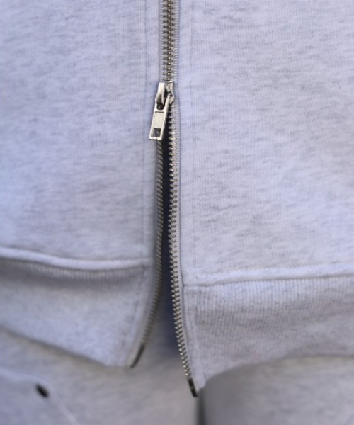 ATMARK(アットマーク)の「《2サイズ展開 / UNISEX 》ATMARKグラフィティロゴ リベット フルジップパーカー(パーカー・メンズ・ホワイト/ブラック・MEDIUM/LARGE)」の20枚目の写真