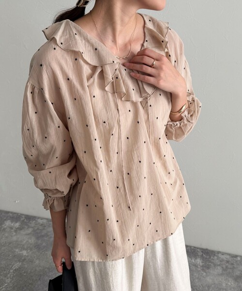 fredy emue(フレディエミュ)の「ドット刺繍フリルカラーブラウス(シャツ/ブラウス・レディース・ベージュ系その他/ホワイト系その他/ブラック系その他/イエロー系その他・38)」の20枚目の写真