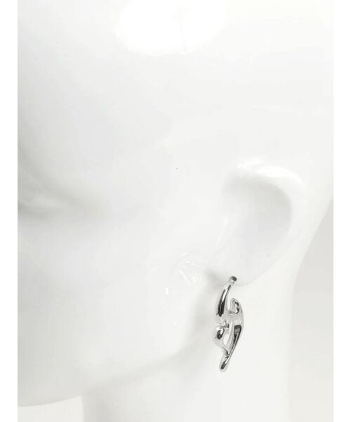 EMODA(エモダ)の「トライバルハートピアス(ピアス(両耳用)・レディース・ブラック/シルバー・FREE)」の8枚目の写真