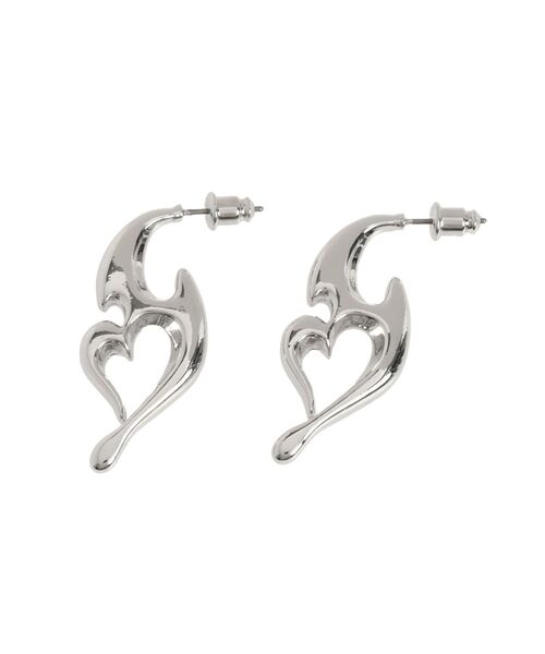 EMODA(エモダ)の「トライバルハートピアス(ピアス(両耳用)・レディース・ブラック/シルバー・FREE)」の3枚目の写真