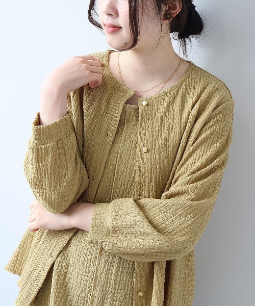 leswel（レスウェル）の「【L～5L 大きいサイズ】シャーリングニットクルーネックカーディガン（カーディガン/ボレロ・レディース・クリーム/ブラック/グリーン・4L/3L/LL/L/5L）」の3枚目の写真