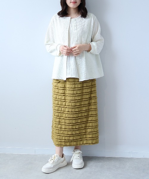 leswel（レスウェル）の「【L～5L 大きいサイズ】シャーリングニットクルーネックカーディガン（カーディガン/ボレロ・レディース・クリーム/ブラック/グリーン・4L/3L/LL/L/5L）」の7枚目の写真