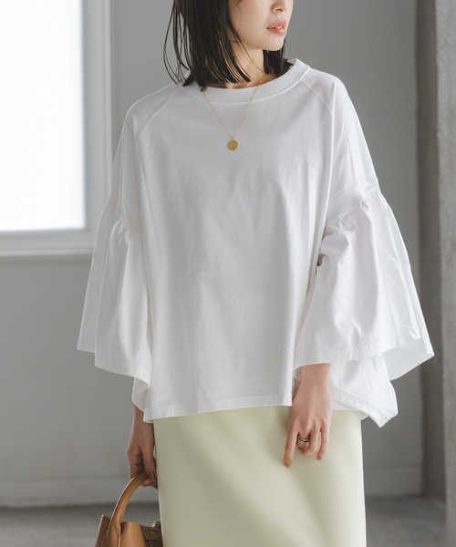 COGTHEBIGSMOKE(コグザビッグスモーク)の「COG THE BIGSMOKE/コグザビッグスモーク LAURA GATHERED SLV TOP(Tシャツ/カットソー・レディース・ホワイト/チャコールグレー/ブラック・FREE)」の1枚目の写真