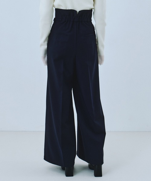UNITED TOKYO（ユナイテッドトウキョウ）の「サイドベルトワイドパンツ｜セットアップ/ウォッシャブル/ストレッチ/春服（スラックス・レディース・グレー/ネイビー・1/2）」の18枚目の写真