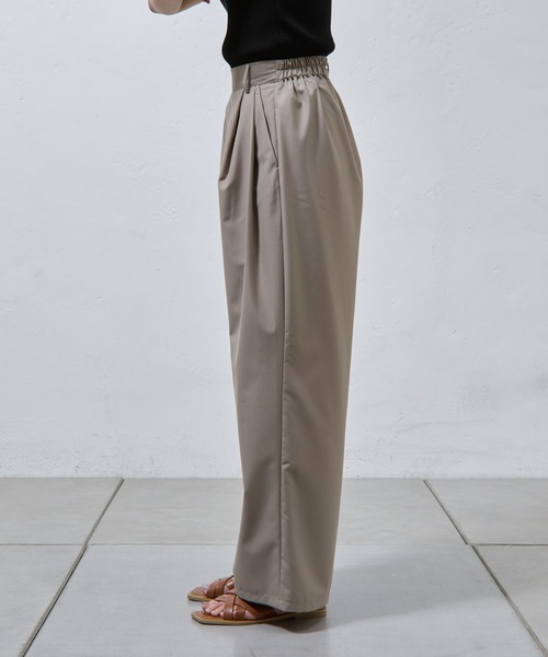 COLONY 2139(コロニートゥーワンスリーナイン)の「2タックスラックスパンツ(スラックス・レディース・ブラック/グレイッシュベージュ/グレー・SMALL/MEDIUM)」の21枚目の写真