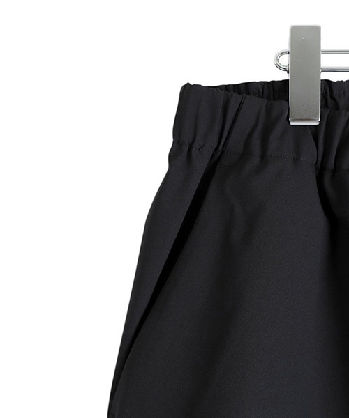 GOLDWIN（ゴールドウィン）の「Goldwin / ゴールドウィン：別注 DOUBLE WEAVE TUCK PANTS：ONLYARK-3-2502[PIE]（その他パンツ・メンズ・ブラック・3/2）」の9枚目の写真