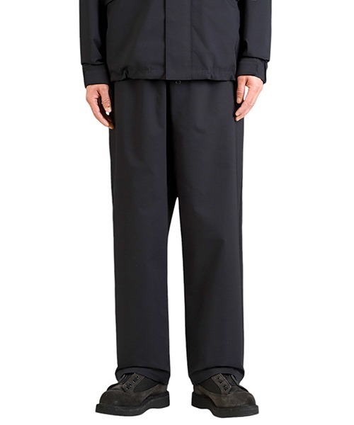 GOLDWIN（ゴールドウィン）の「Goldwin / ゴールドウィン：別注 DOUBLE WEAVE TUCK PANTS：ONLYARK-3-2502[PIE]（その他パンツ・メンズ・ブラック・3/2）」の14枚目の写真
