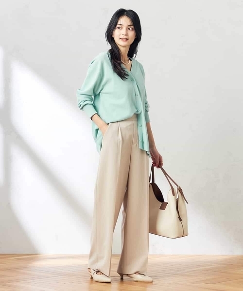 a.v.v（アーヴェヴェ）の「Vネックミドル丈カーディガン（カーディガン/ボレロ・レディース・ベージュ/ミント・40/38）」の21枚目の写真