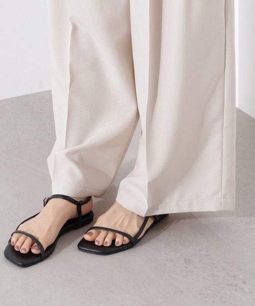 NANO universe（ナノユニバース）の「アンクルストラップフラットサンダル（サンダル・レディース・ベージュ/ブラック/シルバー・36/37/38）」の2枚目の写真