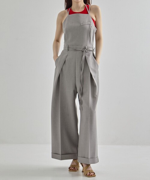 UNITED TOKYO(ユナイテッドトウキョウ)の「【完売間近!】Square Neck Jumpsuit|ウォッシャブル/防シワ(つなぎ/オールインワン・レディース・グレー/ブラック・1/2)」の3枚目の写真