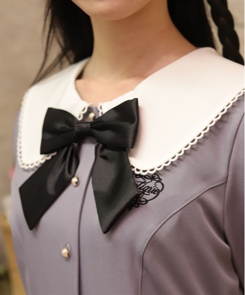 axes femme POETIQUE（アクシーズファムポエティック）の「ロゴ刺繍プリーツワンピース（ワンピース・レディース・ブラック/グレー/ピンク・MEDIUM）」の7枚目の写真