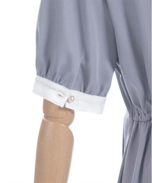 axes femme POETIQUE（アクシーズファムポエティック）の「ロゴ刺繍プリーツワンピース（ワンピース・レディース・ブラック/グレー/ピンク・MEDIUM）」の15枚目の写真