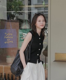 Reurie' | オリジナルシェルボタンニットベスト／original shellbutton knit vest ノースリーブ タンクトップ Vネック フロントボタン きれいめ シンプル モード レディライク オフィスカジュアル(ベスト)