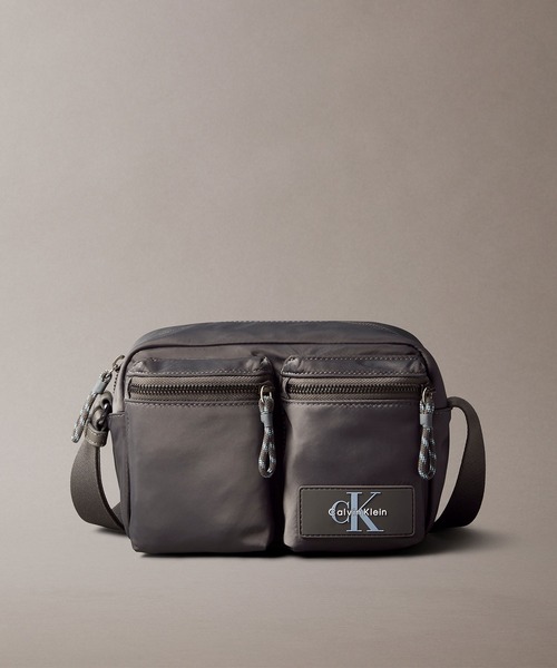 Calvin Klein（カルバン・クライン）の「ユーティリティ カメラバッグ（ショルダーバッグ・メンズ・ブラック/グレー系その他・FREE）」の5枚目の写真