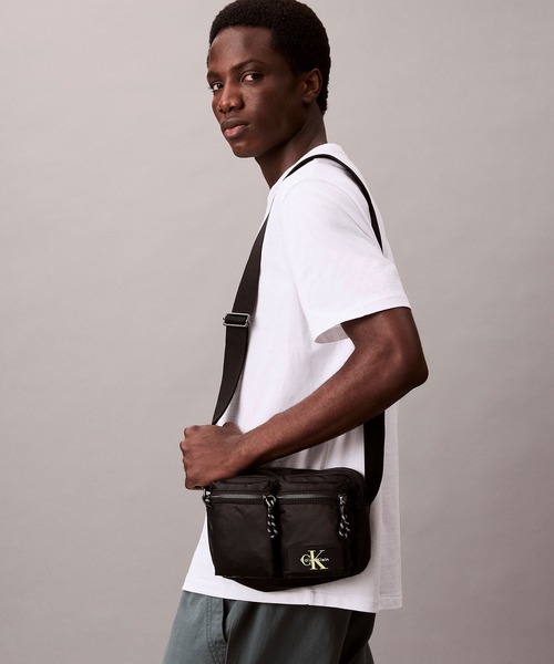 Calvin Klein（カルバン・クライン）の「ユーティリティ カメラバッグ（ショルダーバッグ・メンズ・ブラック/グレー系その他・FREE）」の8枚目の写真