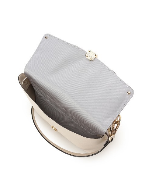 Samantha Thavasa（サマンサタバサ）の「かぶせポケット合皮ショルダーバッグ（ショルダーバッグ・レディース・オフホワイト/マジェンタ/ブラック/キャメル・FREE）」の18枚目の写真