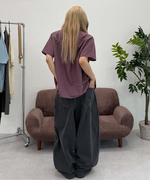 sedacle(セダクル)の「フロントロゴカーブデニム(デニムパンツ・メンズ・ブラック/ライトブルー・SMALL/MEDIUM/LARGE)」の10枚目の写真