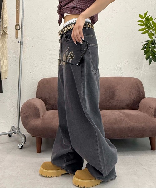 sedacle(セダクル)の「フロントロゴカーブデニム(デニムパンツ・メンズ・ブラック/ライトブルー・SMALL/MEDIUM/LARGE)」の4枚目の写真