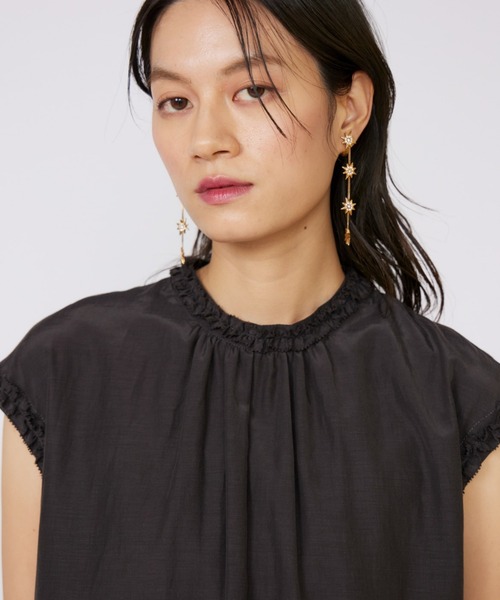 INED(イネド)の「【接触冷感】綿キュプラ タックフリルブラウス(シャツ/ブラウス・レディース・オフホワイト/モカ/イエロー・9号)」の14枚目の写真