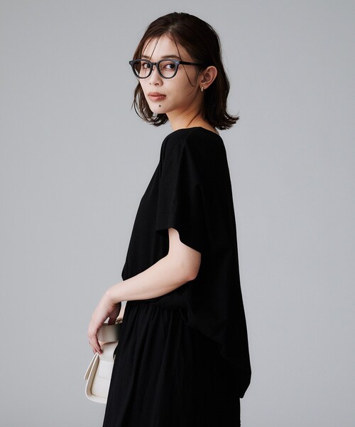 UNTITLED（アンタイトル）の「【接触冷感/洗える】Vネックコットンプルオーバー（Tシャツ/カットソー・レディース・ブラック/オフホワイト/チャコールグレー/ブルー系その他・00/02/04/44/48/50）」の19枚目の写真