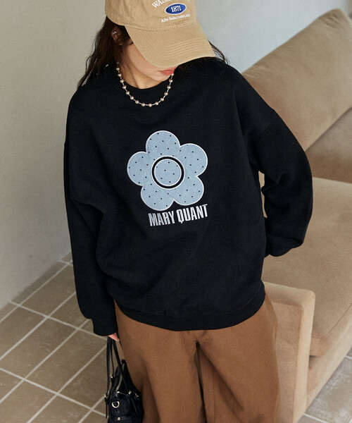 PUBLUX（パブリュクス）の「MARY QUANT × PUBLUX/マリークワント ドット デイジー ロゴ スウェット　限定展開（スウェット・レディース・ブラック/グレー/チャコールグレー/ネイビー・ﾌﾘ-）」の9枚目の写真