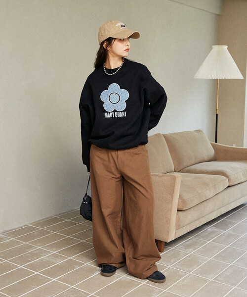 PUBLUX（パブリュクス）の「MARY QUANT × PUBLUX/マリークワント ドット デイジー ロゴ スウェット　限定展開（スウェット・レディース・ブラック/グレー/チャコールグレー/ネイビー・ﾌﾘ-）」の14枚目の写真