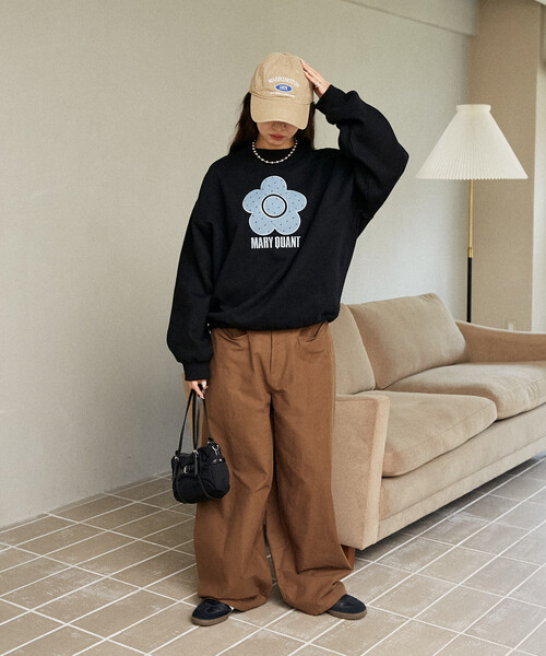 PUBLUX（パブリュクス）の「MARY QUANT × PUBLUX/マリークワント ドット デイジー ロゴ スウェット　限定展開（スウェット・レディース・ブラック/グレー/チャコールグレー/ネイビー・ﾌﾘ-）」の15枚目の写真