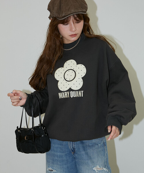 PUBLUX（パブリュクス）の「MARY QUANT × PUBLUX/マリークワント ドット デイジー ロゴ スウェット　限定展開（スウェット・レディース・ブラック/グレー/チャコールグレー/ネイビー・ﾌﾘ-）」の8枚目の写真