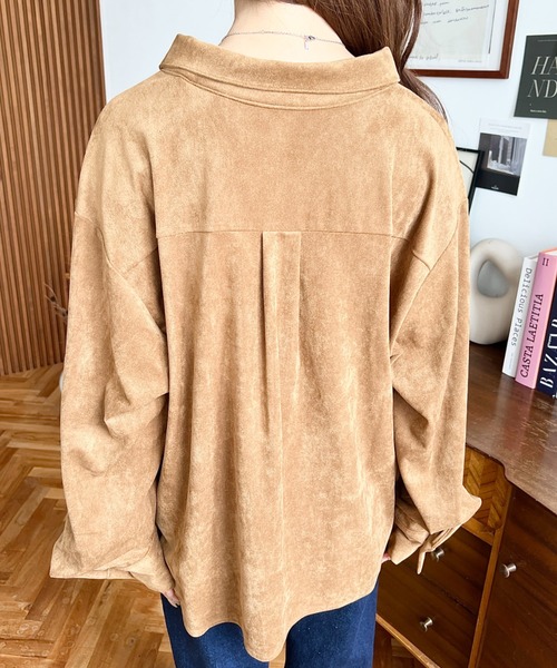 moment+(モーメントプラス)の「マルチウェイ長袖ルーズスエードシャツ(シャツ/ブラウス・レディース・ブラウン/キャメル/アイボリー・M)」の22枚目の写真