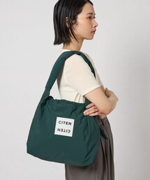 レディースのバッグ（グリーン・カーキ/緑色系）ファッション