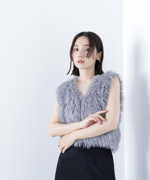 NATURAL BEAUTY BASIC(ナチュラルビューティーベーシック)の「◇シャギーニットベスト(ベスト・レディース・ベージュ/チャコールグレー・FREE)」の5枚目の写真