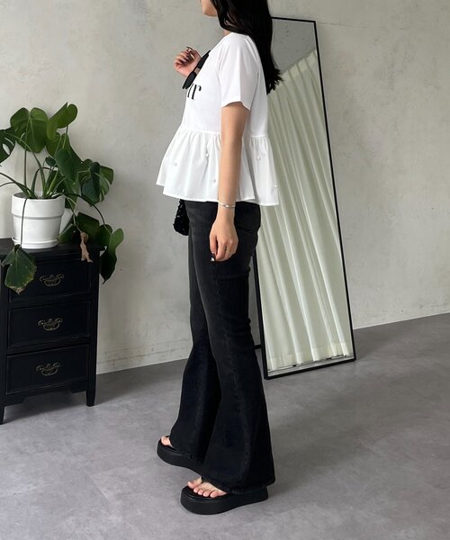 prose verse（プロズヴェール）の「【美脚見え】ロゴパッチ付きストレッチフレアデニム（デニムパンツ・レディース・ブルー/サックスブルー/ブラック/ブルー系その他・TL/SMALL/TM/MEDIUM/LARGE/PL/PS/PM）」の6枚目の写真