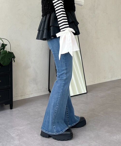 prose verse（プロズヴェール）の「【美脚見え】ロゴパッチ付きストレッチフレアデニム（デニムパンツ・レディース・ブルー/サックスブルー/ブラック/ブルー系その他・TL/SMALL/TM/MEDIUM/LARGE/PL/PS/PM）」の12枚目の写真