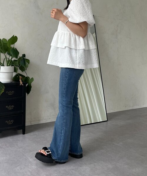 prose verse（プロズヴェール）の「【美脚見え】ロゴパッチ付きストレッチフレアデニム（デニムパンツ・レディース・ブルー/サックスブルー/ブラック/ブルー系その他・TL/SMALL/TM/MEDIUM/LARGE/PL/PS/PM）」の17枚目の写真