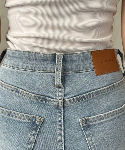 prose verse（プロズヴェール）の「【美脚見え】ロゴパッチ付きストレッチフレアデニム（デニムパンツ・レディース・ブルー/サックスブルー/ブラック/ブルー系その他・TL/SMALL/TM/MEDIUM/LARGE/PL/PS/PM）」の5枚目の写真