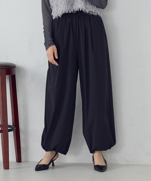COMME CA ISM(コムサイズム)の「パラシュート パンツ(その他パンツ・レディース・ベージュ/ブラック・MEDIUM/LARGE)」の2枚目の写真