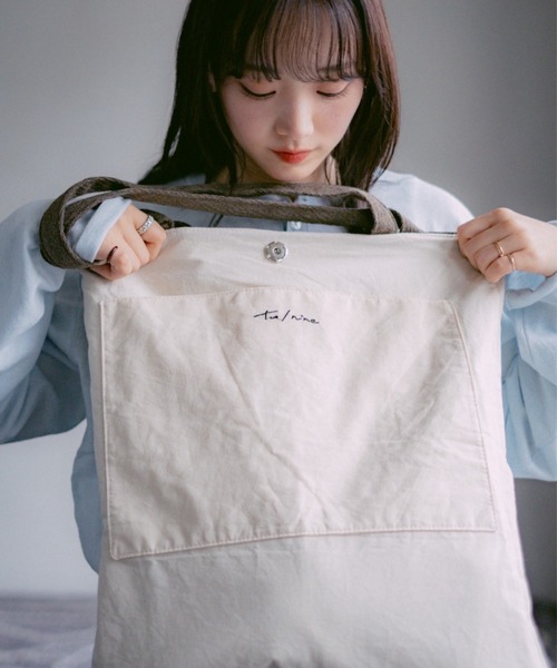 INTER FACTORY(インターファクトリー)の「2/9号室(かおこ&ひろと) - Filling Vertical Tote Bag / 中綿縦型トートバッグ(トートバッグ・メンズ・ダークブラウン/グリーン/ホワイト・FREE)」の17枚目の写真