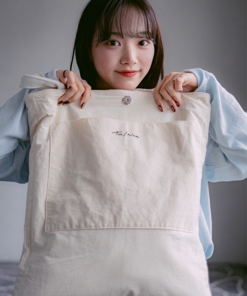INTER FACTORY(インターファクトリー)の「2/9号室(かおこ&ひろと) - Filling Vertical Tote Bag / 中綿縦型トートバッグ(トートバッグ・メンズ・ダークブラウン/グリーン/ホワイト・FREE)」の8枚目の写真