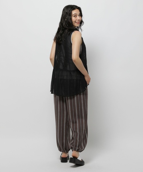 niko and...（ニコアンド）の「モケメッシュバテンレースベスト（ベスト・レディース・ブラウン/オフホワイト/ブラック・FREE）」の8枚目の写真