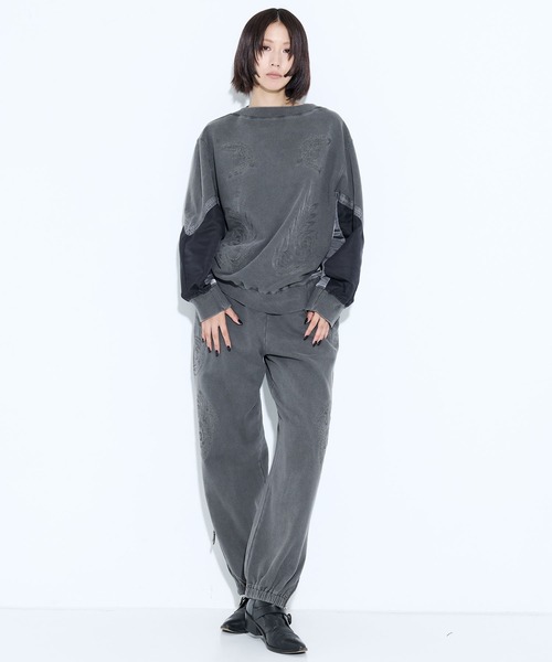 TOGA TOO/トーガトゥ】Embroidery sweatshirt/エンブロイダリー