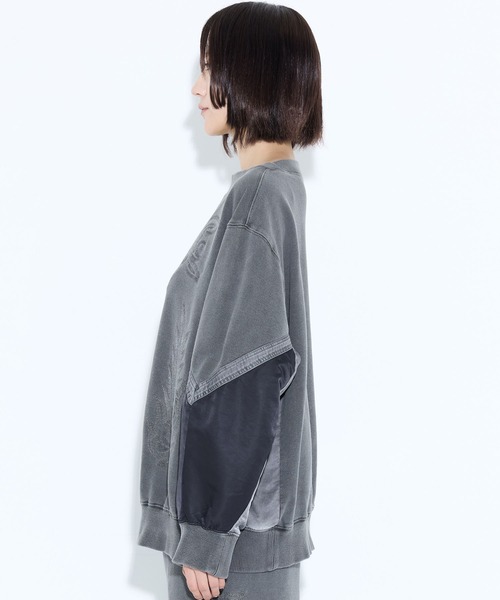 TOGA TOO/トーガトゥ】Embroidery sweatshirt/エンブロイダリー