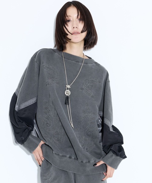 TOGA TOO/トーガトゥ】Embroidery sweatshirt/エンブロイダリー