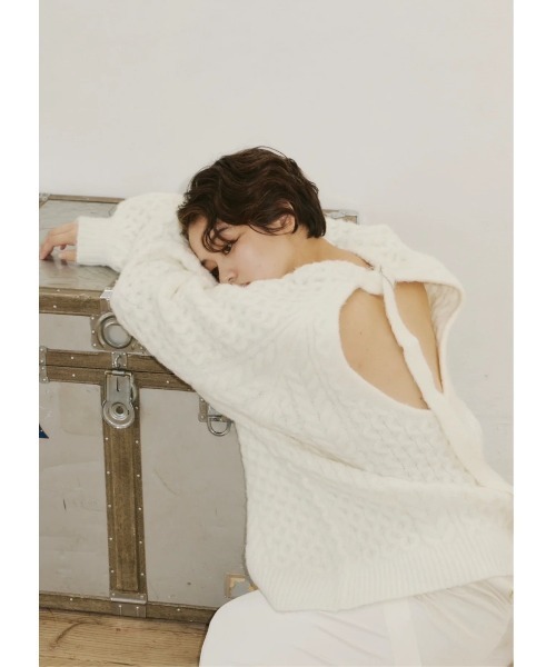 NOTREemor（ノートルエモア）の「back hole Volume Knit（ニット