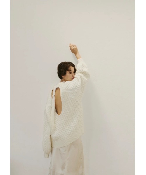 NOTREemor（ノートルエモア）の「back hole Volume Knit（ニット