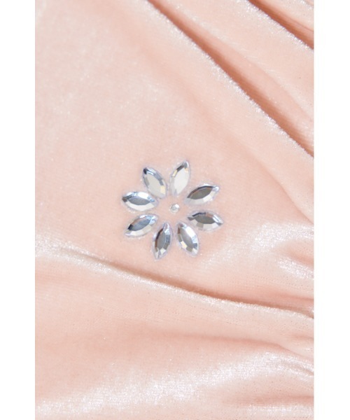 rienda（リエンダ）の「チョーカーセットフラワービジューベロアトップス 秋服 冬服（Tシャツ/カットソー・レディース・ブラック/ライトピンク/グレー・FREE）」の7枚目の写真