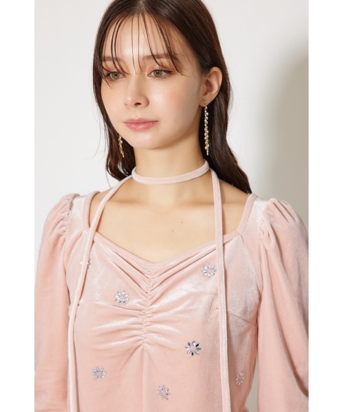 rienda（リエンダ）の「チョーカーセットフラワービジューベロアトップス 秋服 冬服（Tシャツ/カットソー・レディース・ブラック/ライトピンク/グレー・FREE）」の4枚目の写真