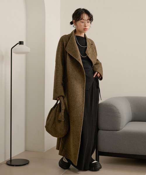 LAULEN(ローレン)の「stand collar wrap belted long coat /スタンドカラーラップベルト付きロングコート(ノーカラーコート・レディース・チャコールグレー/カーキ・FREE)」の10枚目の写真