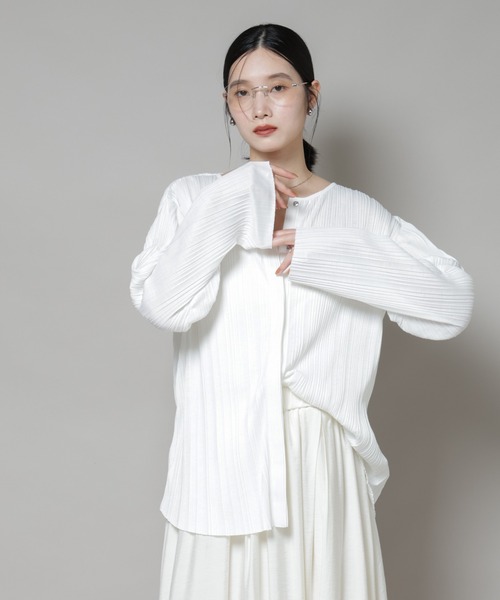 NANO universe（ナノユニバース）の「プリーツカットスナップシャツ（シャツ/ブラウス・レディース・ブラック/ホワイト/グリーン・FREE）」の2枚目の写真